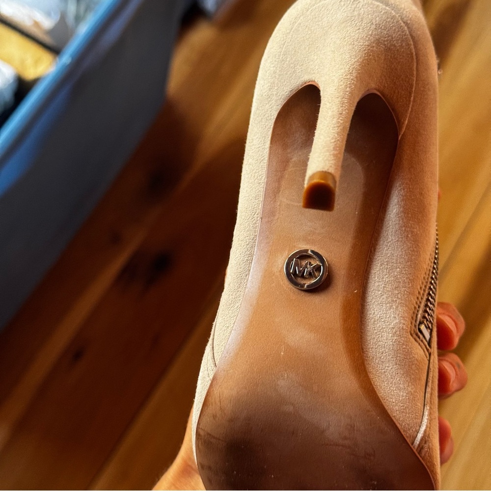Michael Kors heels - Picture 3 of 11